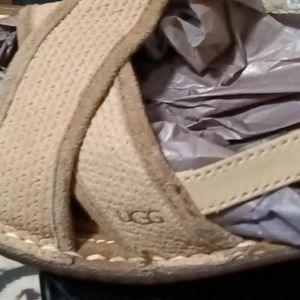 Ugg sandles
